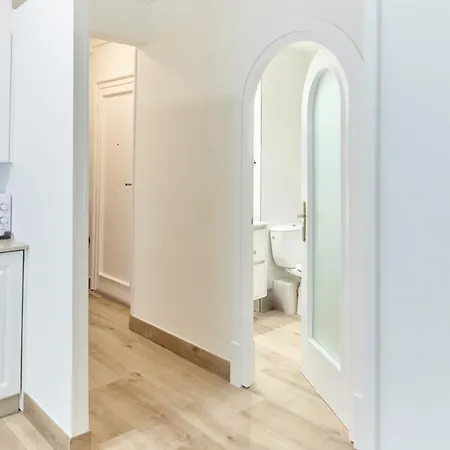 Daire Larroka By Basque Homes *